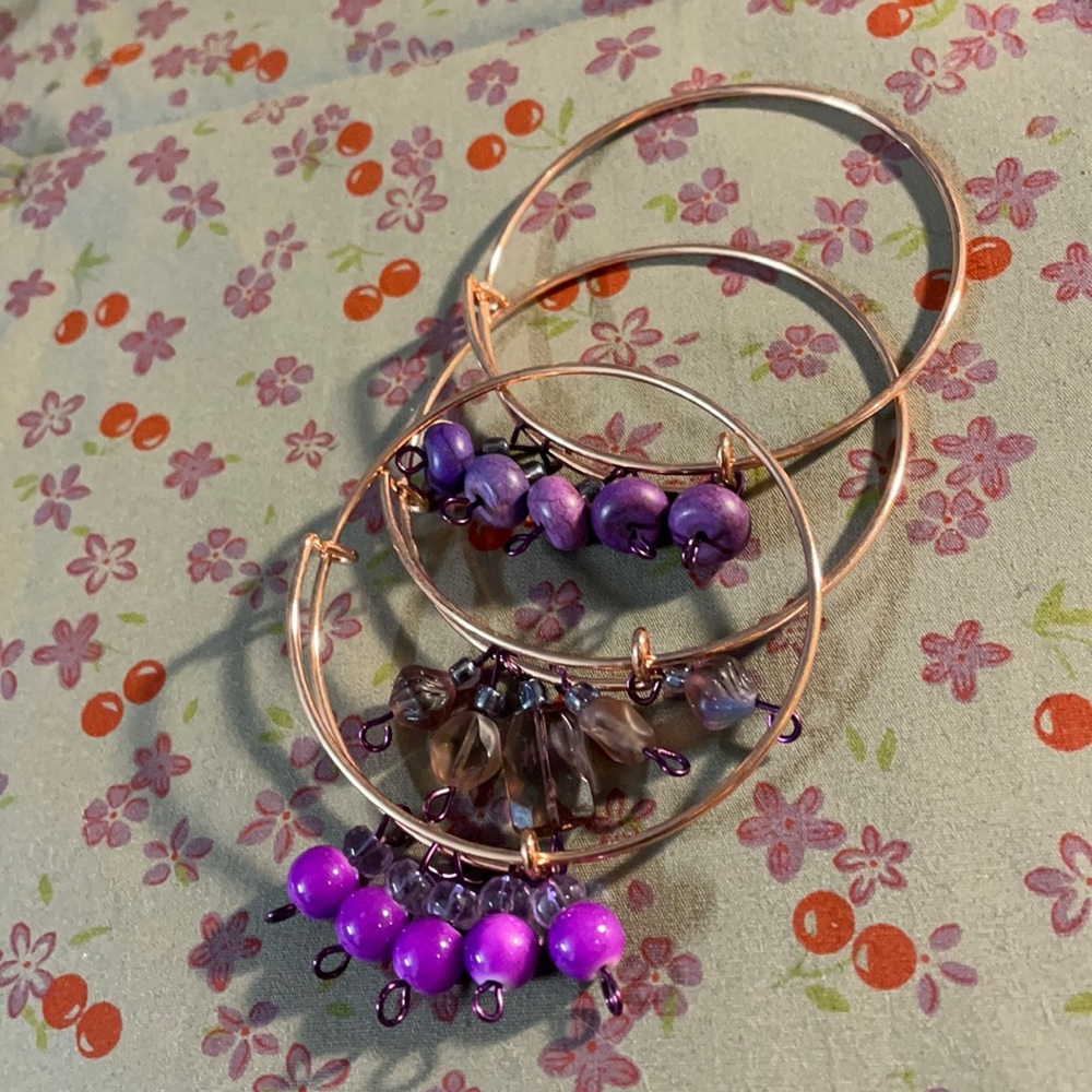Set of 3 bracelets in purple beads and rose gold